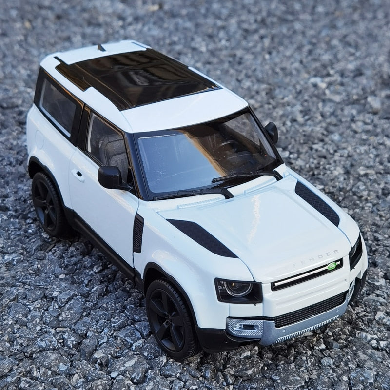 1:24 Land Rover Defender Die Cast