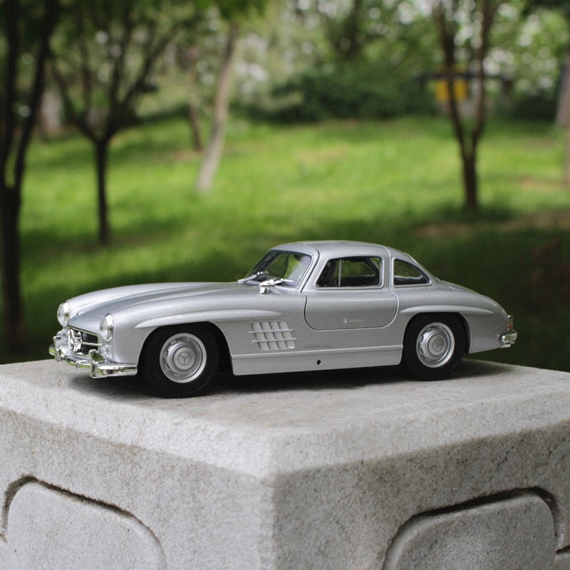 1:24 Mercedes Benz 300SL Die Cast