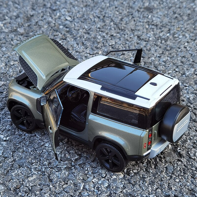 1:24 Land Rover Defender Die Cast