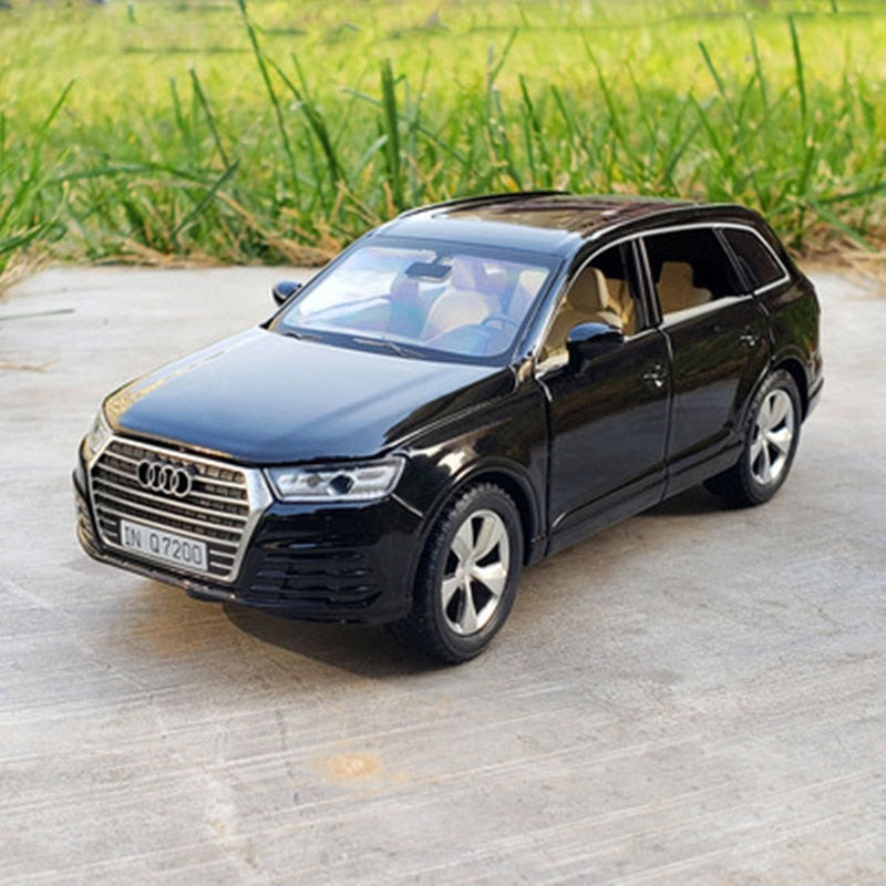 1:32 AUDI Q7 Die Cast