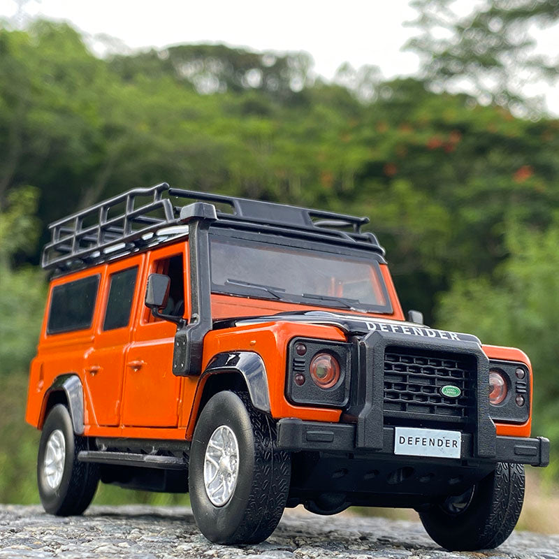 1:32 Rover Defender Die Cast