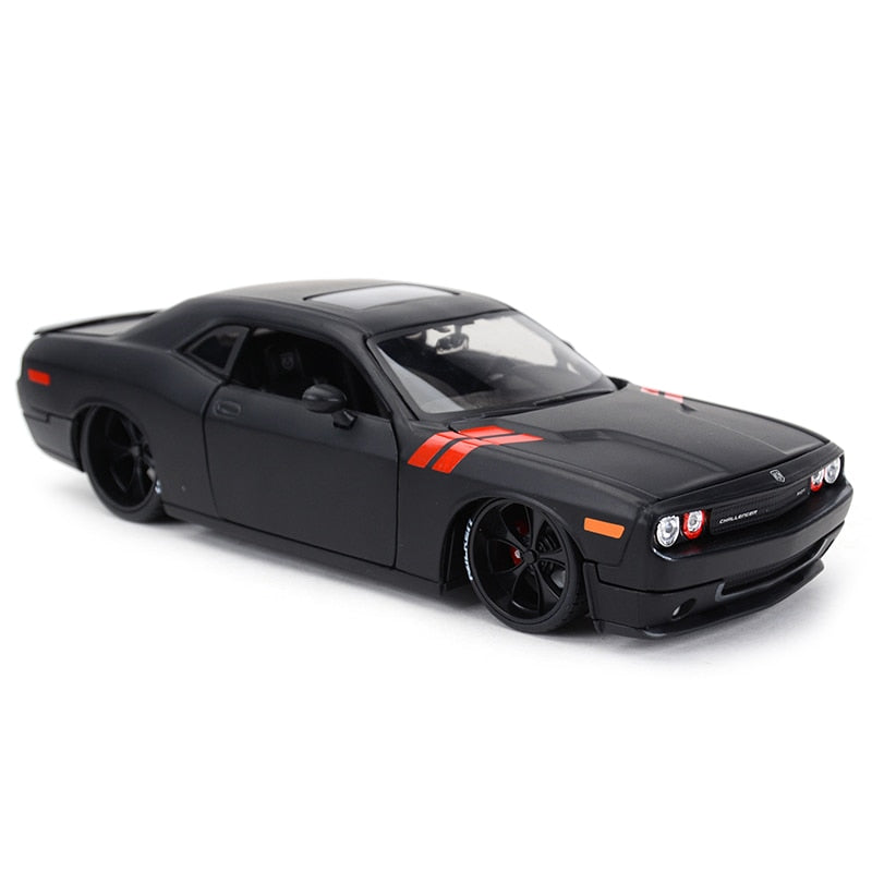 1:24 2008 Dodge Challenger Die Cast