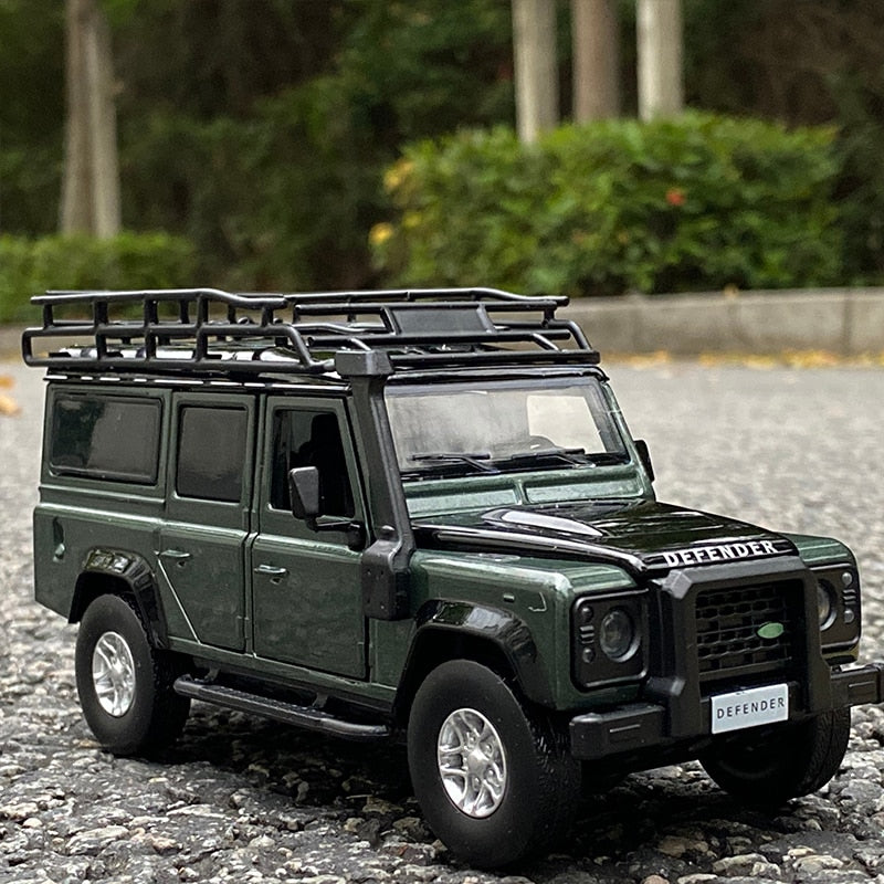 1:32 Rover Defender Die Cast