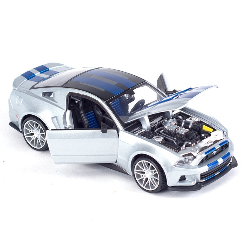 1:24 2014 Ford Mustang Die Cast