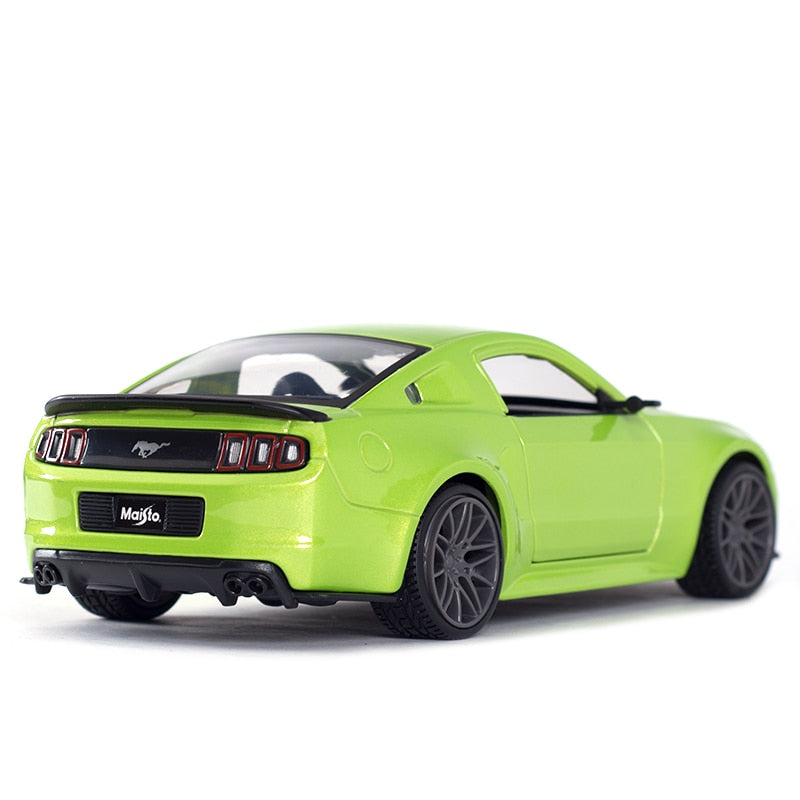 1:24 2014 Ford Mustang Die Cast