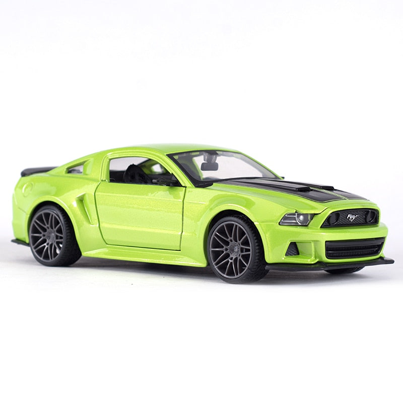 1:24 2014 Ford Mustang Die Cast