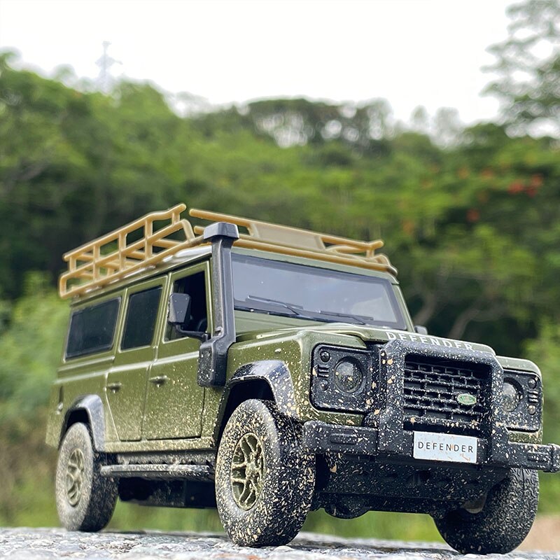 1:32 Rover Defender Die Cast