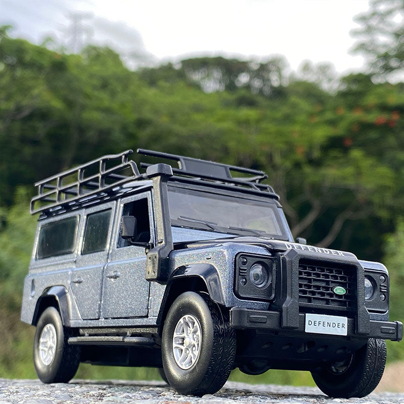 1:32 Rover Defender Die Cast