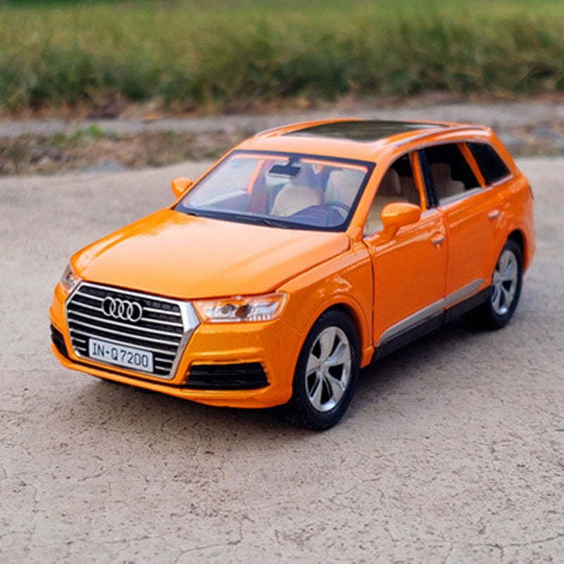 1:32 AUDI Q7 Die Cast