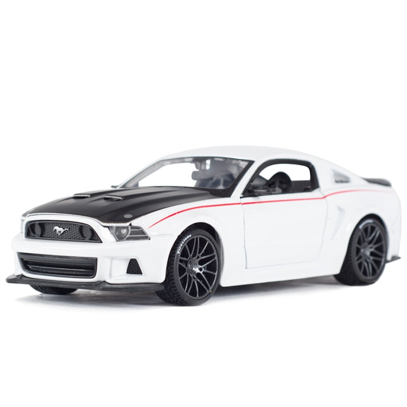 1:24 2014 Ford Mustang Die Cast