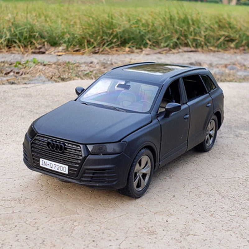 1:32 AUDI Q7 Die Cast