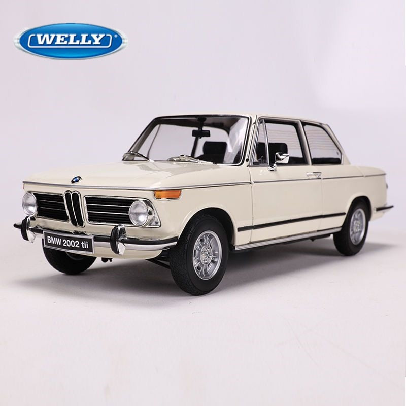 1:24 BMW 2002 Ti Die Cast