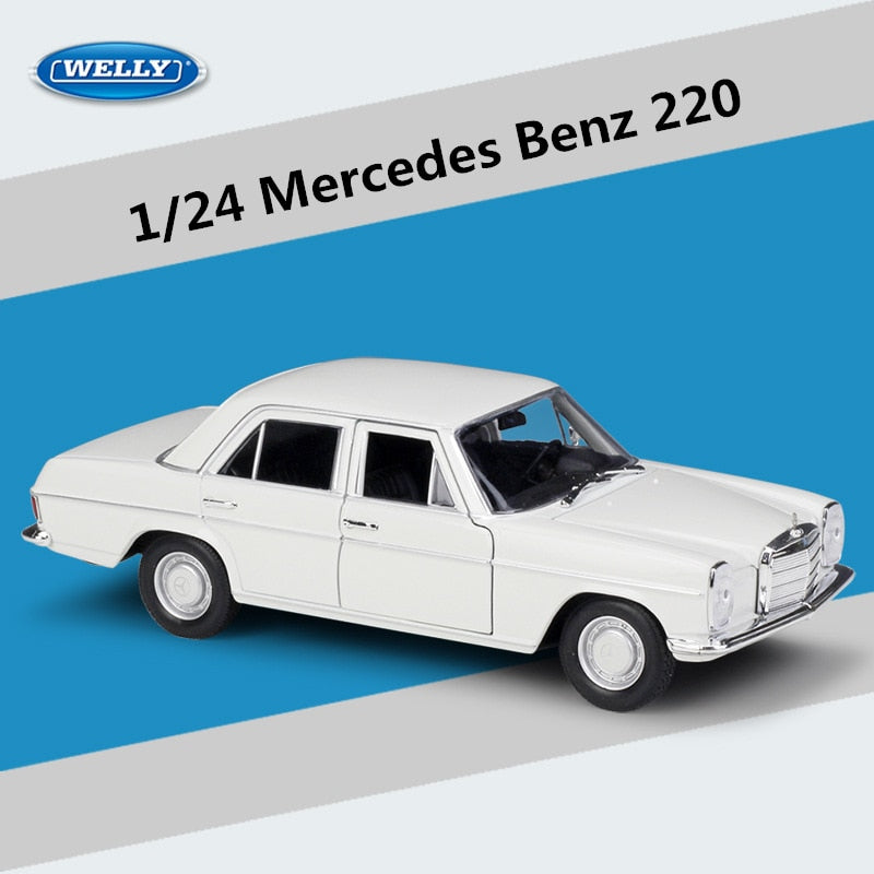 1:24 Mercedes-Benz 220 Die Cast