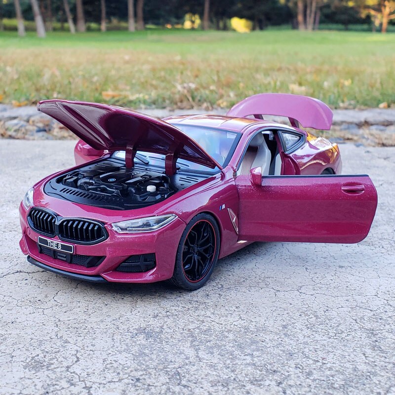 1:24 M8 MH8 Die Cast