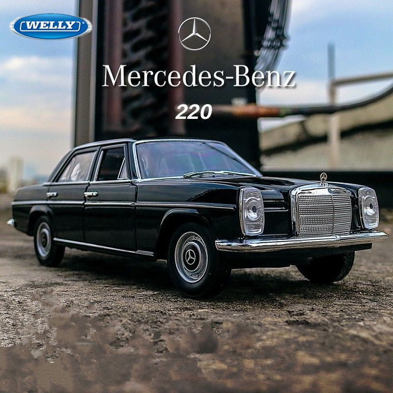 1:24 Mercedes-Benz 220 Die Cast